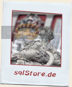 Schloss-Statue_Frau-mit-Schlange_Wolfenbuettel.jpg_ALT