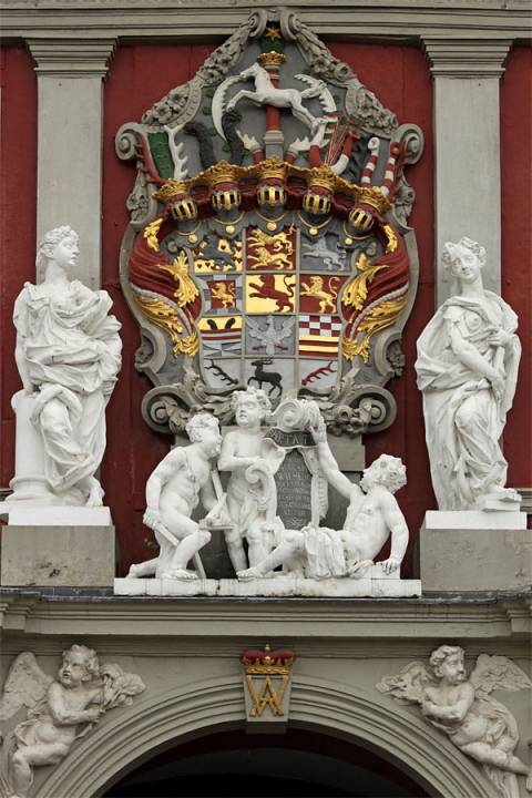 Bild: Schloss-Wolfenbuettel_Wappen